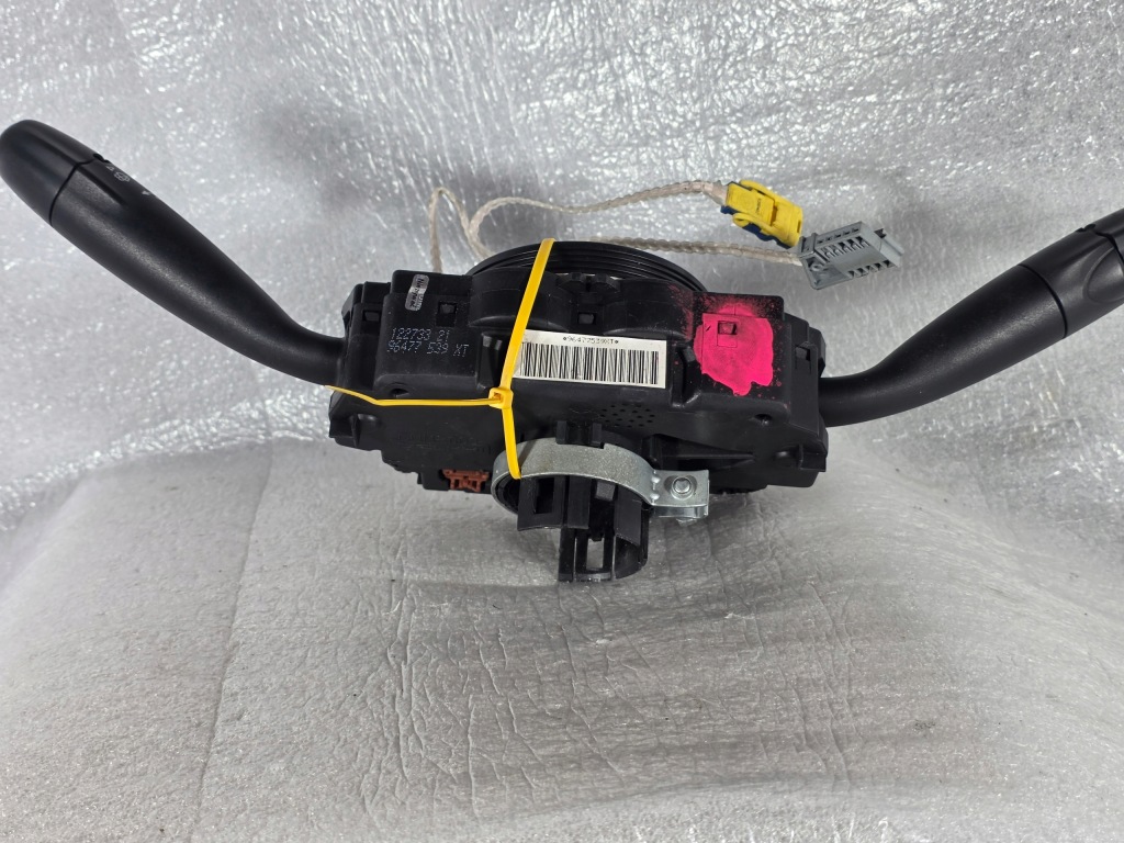 Купити Перемикач підрульовий  перемикач підрульовий peugeot 206 307 807 picasso berlingo 96477539xt