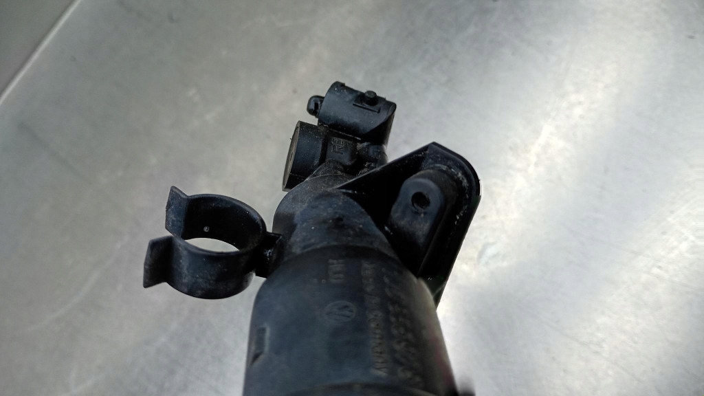 фото №8, Омыватель фара 1j0955978 vw golf iv vw bora