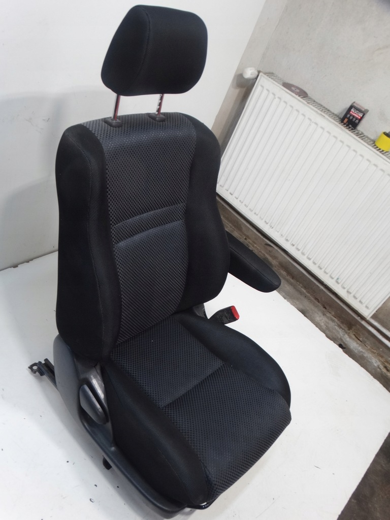 фото №7, Сиденье пассажира перед toyota corolla verso 01-04r.