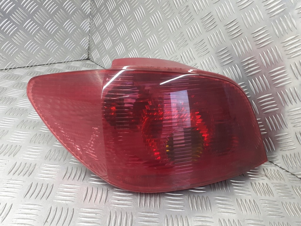 фото №1, Лампа левая задняя peugeot 307 hb