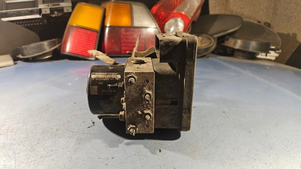 Abs насос vw touran 1.9 1k0907379aa cta 10096003603 1k0614518 10039933384 Недорого