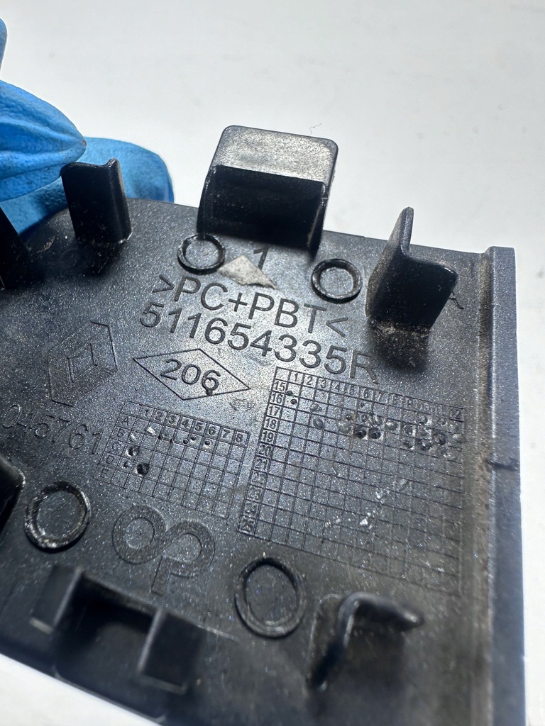 фото №4, Clio v заглушка фаркоп бампера задняя 511654335r