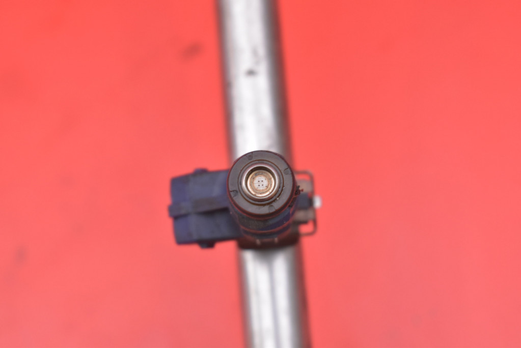 Молдинг впрыскная инжектор 9827627 porsche cayenne 1 i 7l 4.5 v8 340 km 02-07 с Разборки