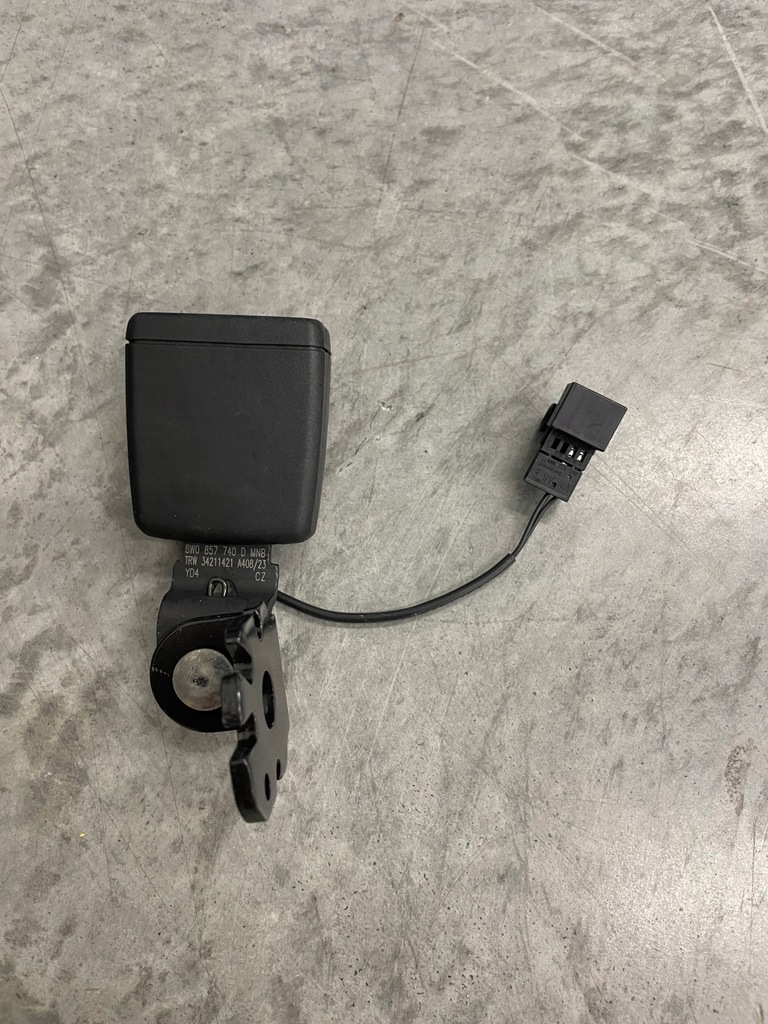 фото №1, Кліпса поперечина правий задня a4 b9 a5 8w оригінал 8w0