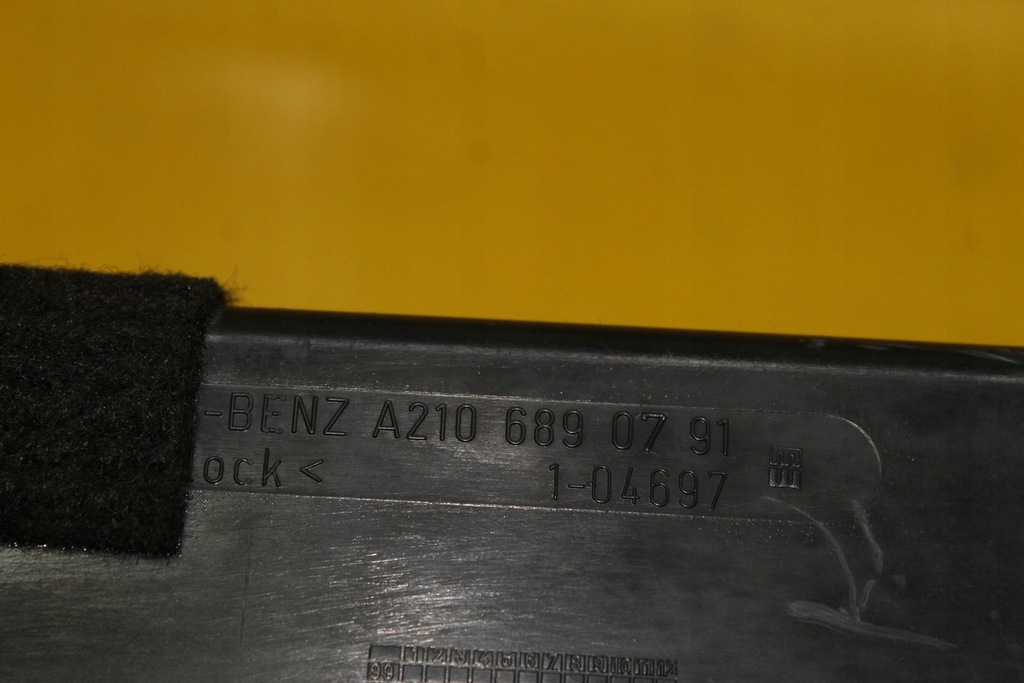 фото №8, Бардачок пасажира правий перед w210 a2106890791