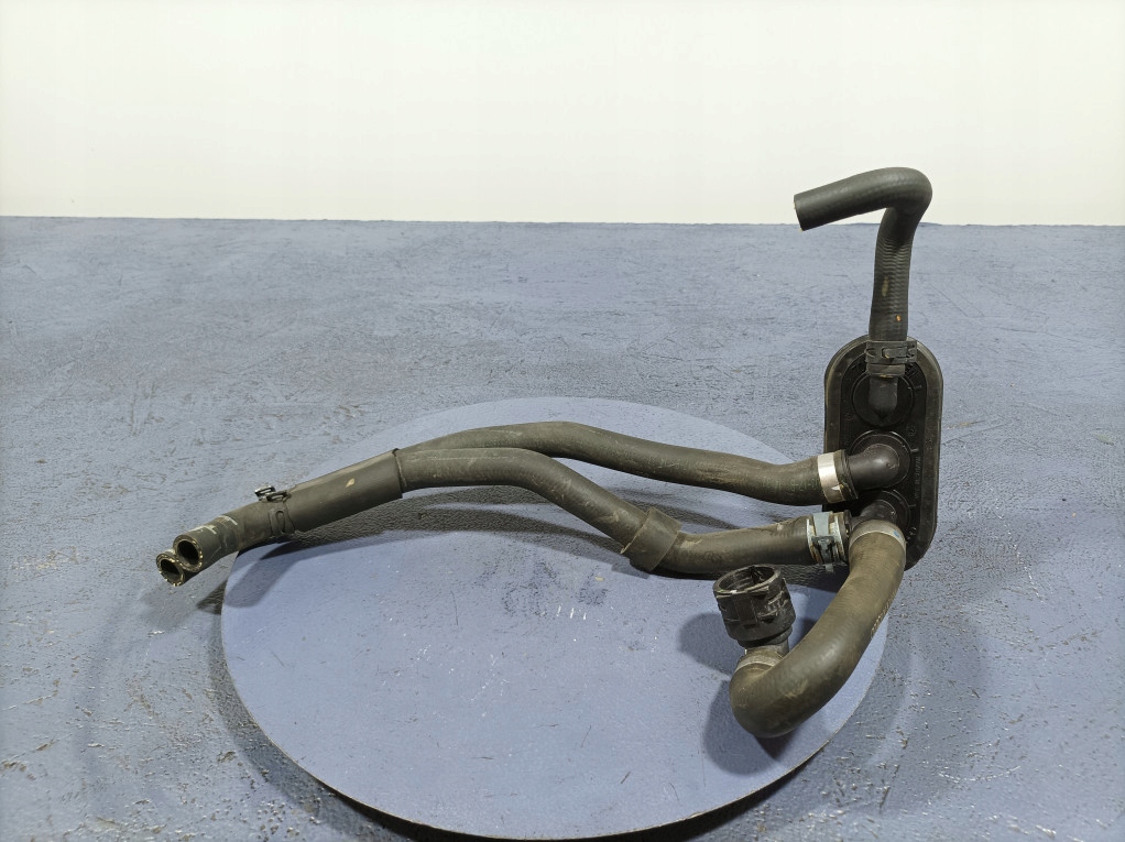 фото №1, Audi a5 f5 8w 3.0tdi 218km шланг wąż трубка радиатора 8w1122109a