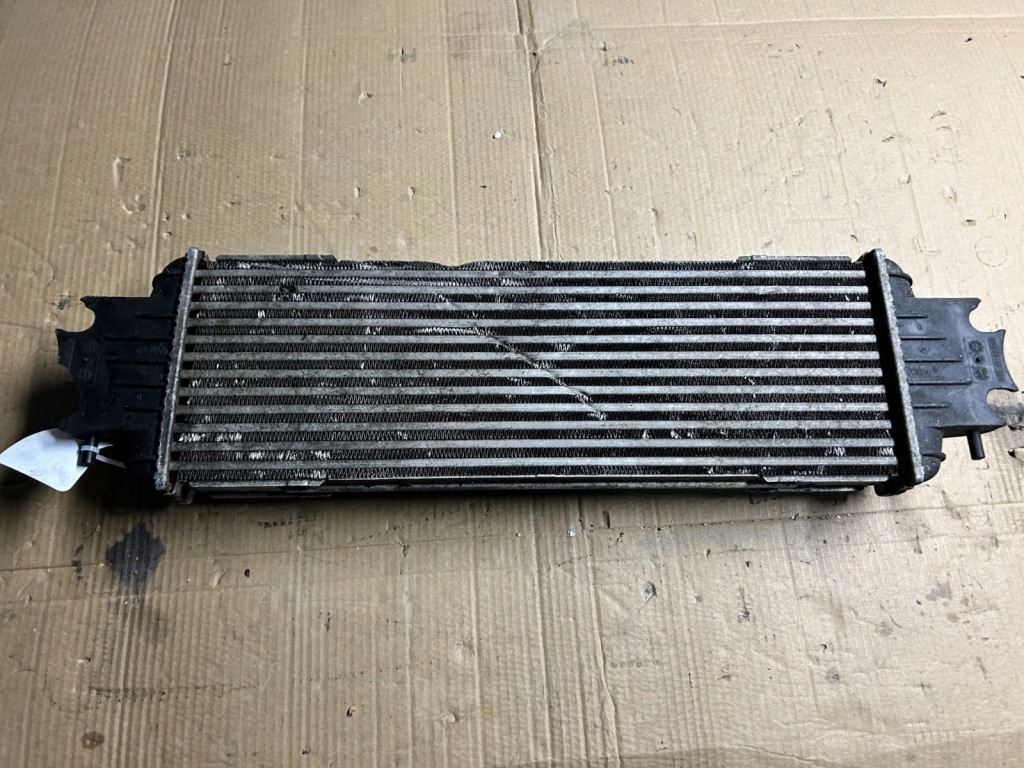 Інтеркулер радіатор trafic vivaro 1.9 dci 7700312903 Зі Шроту
