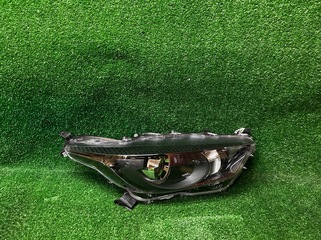 фото №1, Фара правый toyota yaris iv новый