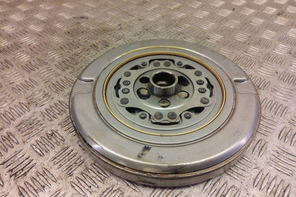 фото №6, Колесо маховик vw 04e105266p 1.4l 2018