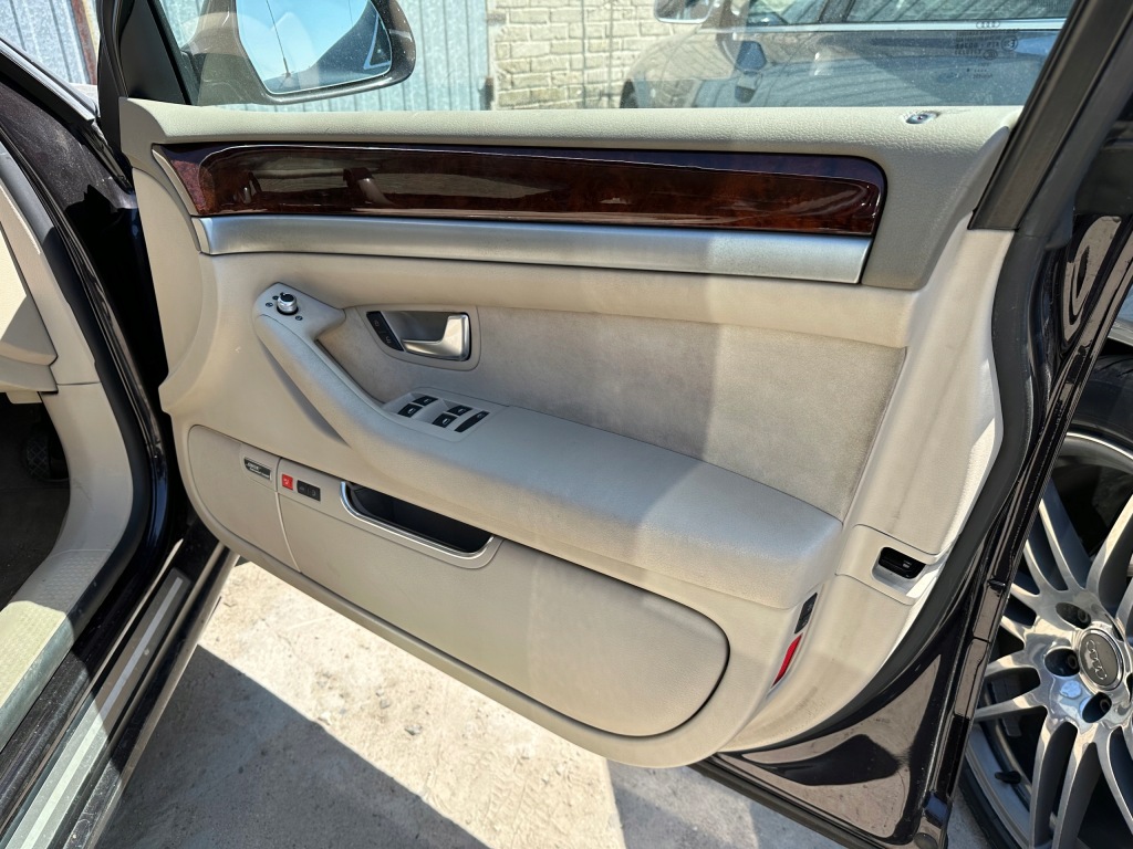 фото №1, Обшивка правий перед audi a8 d3 uk ii lift krem