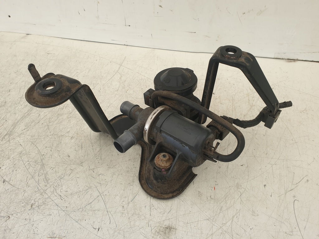 фото №1, Клапан вакууму toyota prius iii 1.8