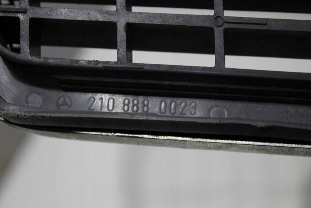 фото №3, Mercedes e210 w210 решітка радіатора