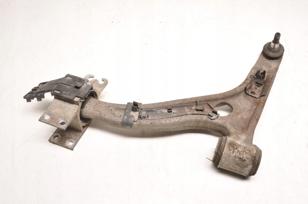 Купити Mercedes w176 важіль лівий перед