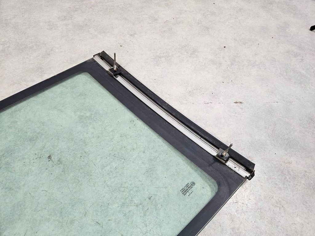 фото №7, Стекло откидная кузовная левый задняя nissan terrano ii r20 lift 02-06 3d