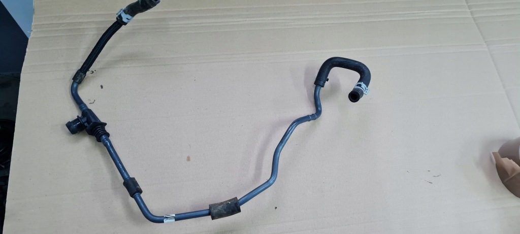 Купити A4 b9 8w рестайлінг  шланг трубка вакууму 2.0 tfsi 06l121081ad a5 8w