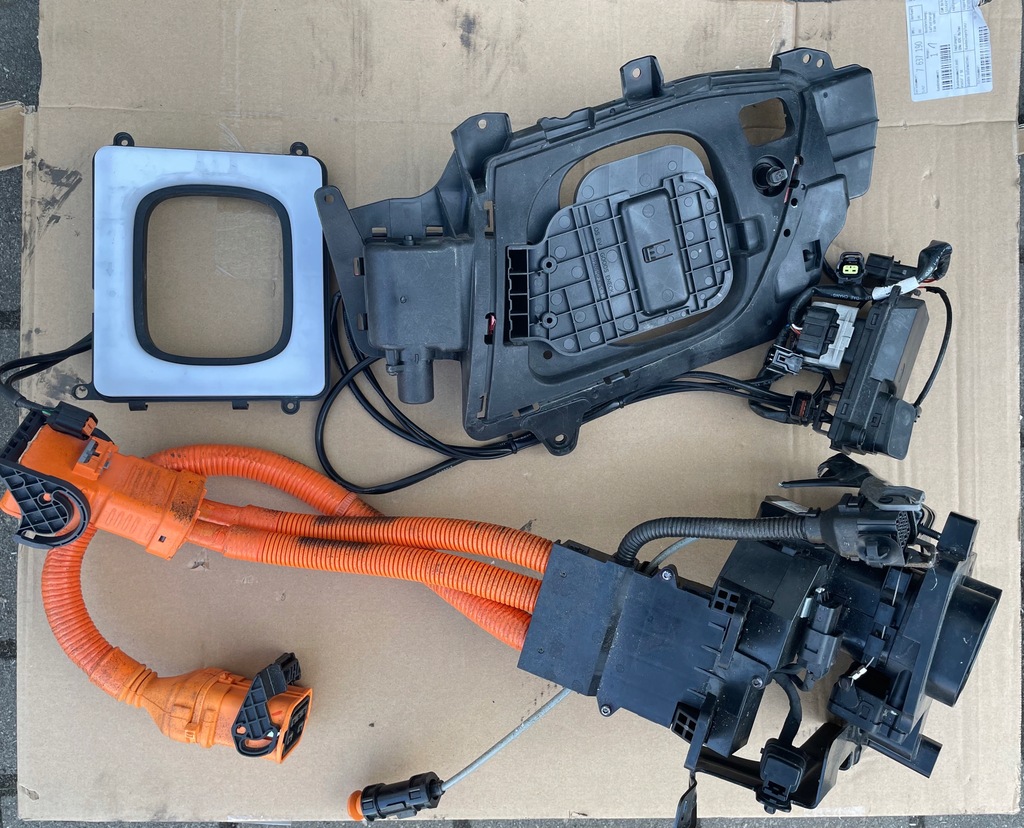 фото №1, Разъём зарядки штекер hyundai kona электрик