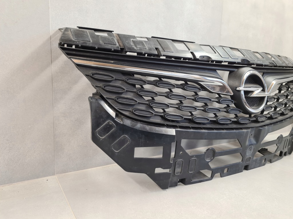 Решётка радиатора решётка радиатора хром бампера astra v k рестайлинг  оригинал 39130502 Недорого