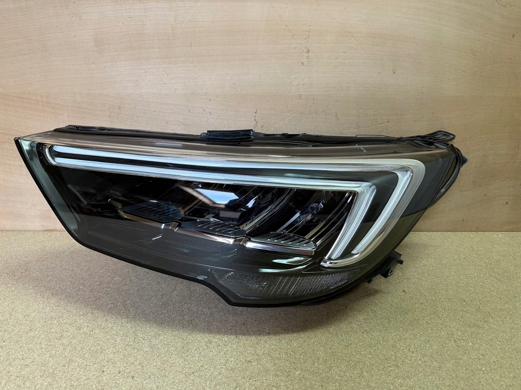 фото №1, Opel crossland lift лампа led ліва перед комплектна yq00709680