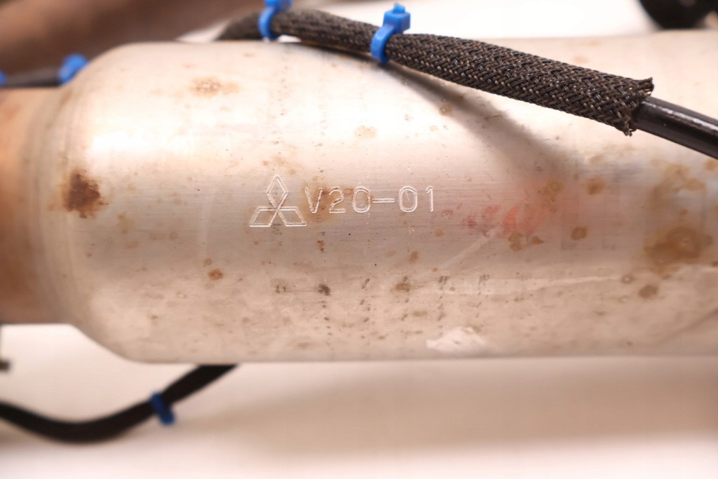 Mitsubishi eclipse cross 1.5t гасник труба вихлоп Київ