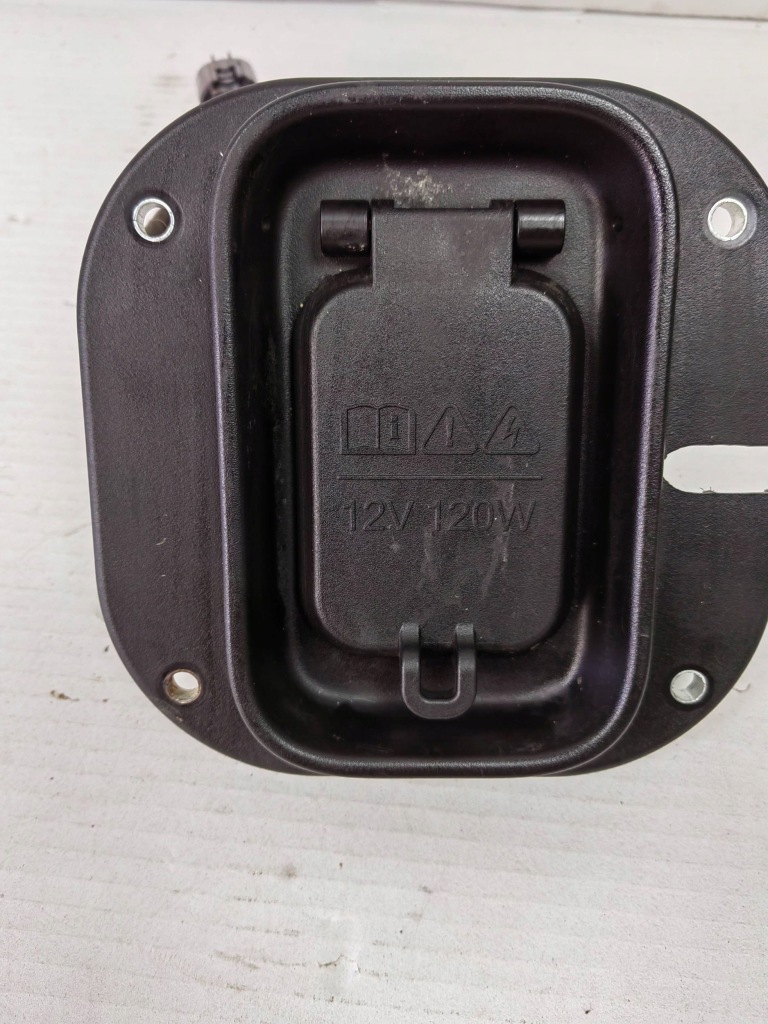 Купити Ssangyong musso 2.2 19r роз'єм 12v кузов