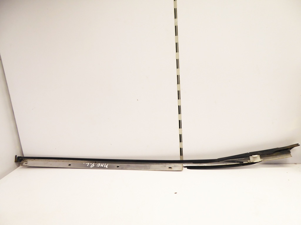 фото №1, Almera tino 5d молдинг стекло лобовое перед левый