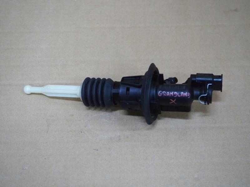 фото №1, Помпа сцепления opel grandland x 1.2 thp 9809425480