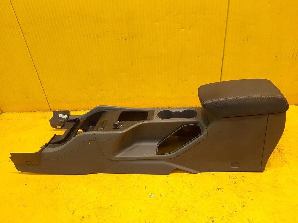 фото №1, Ford ranger v 16r. підлокітник тунель середній