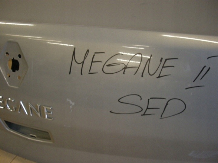 фото №3, Renault megane ii sedan крышка багажника задняя