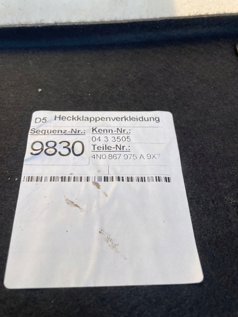 фото №3, Audi a8 d5 оббивка кришки багажника 4n0867975a