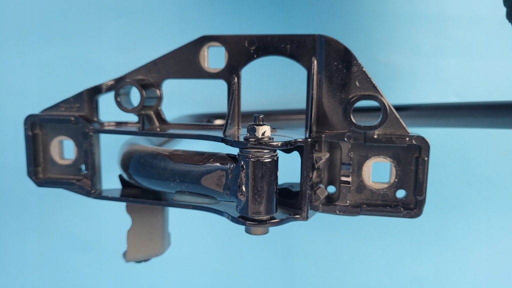 фото №13, Mercedes eqe w295 350+ 23r петля крышки багажника левый a2957500100