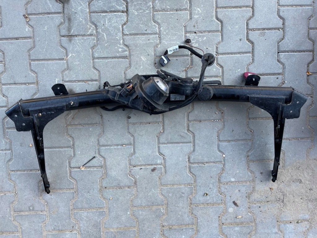 Купити Audi q3 a83 2021 комплектний  набір фаркоп  буксирувальний