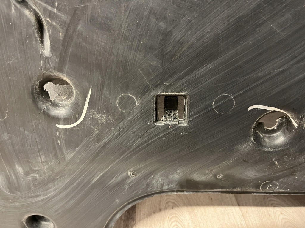 Vw skoda seat audi накладка под двигатель 2q0825236g Недорого