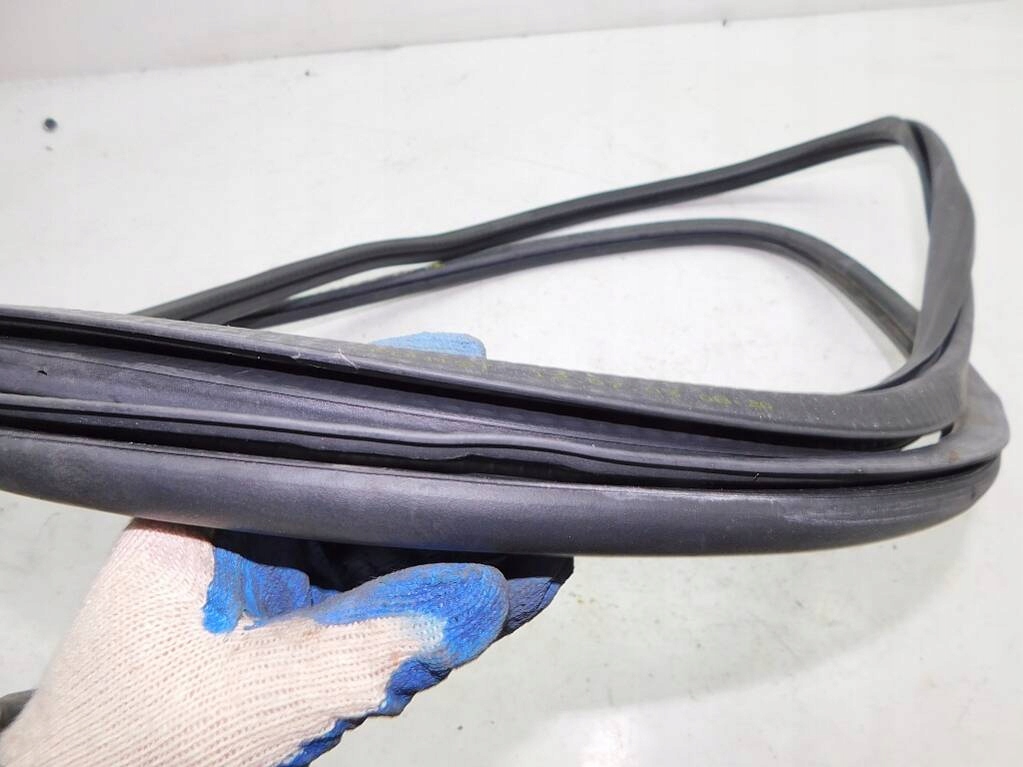 фото №5, Porsche cayenne i 03-10 прокладка двері лівий перед