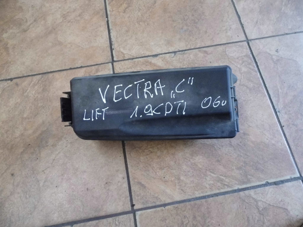 Купить Vectra c 1.9cdti рестайлинг  06' sed коробка предохранителей 13205802