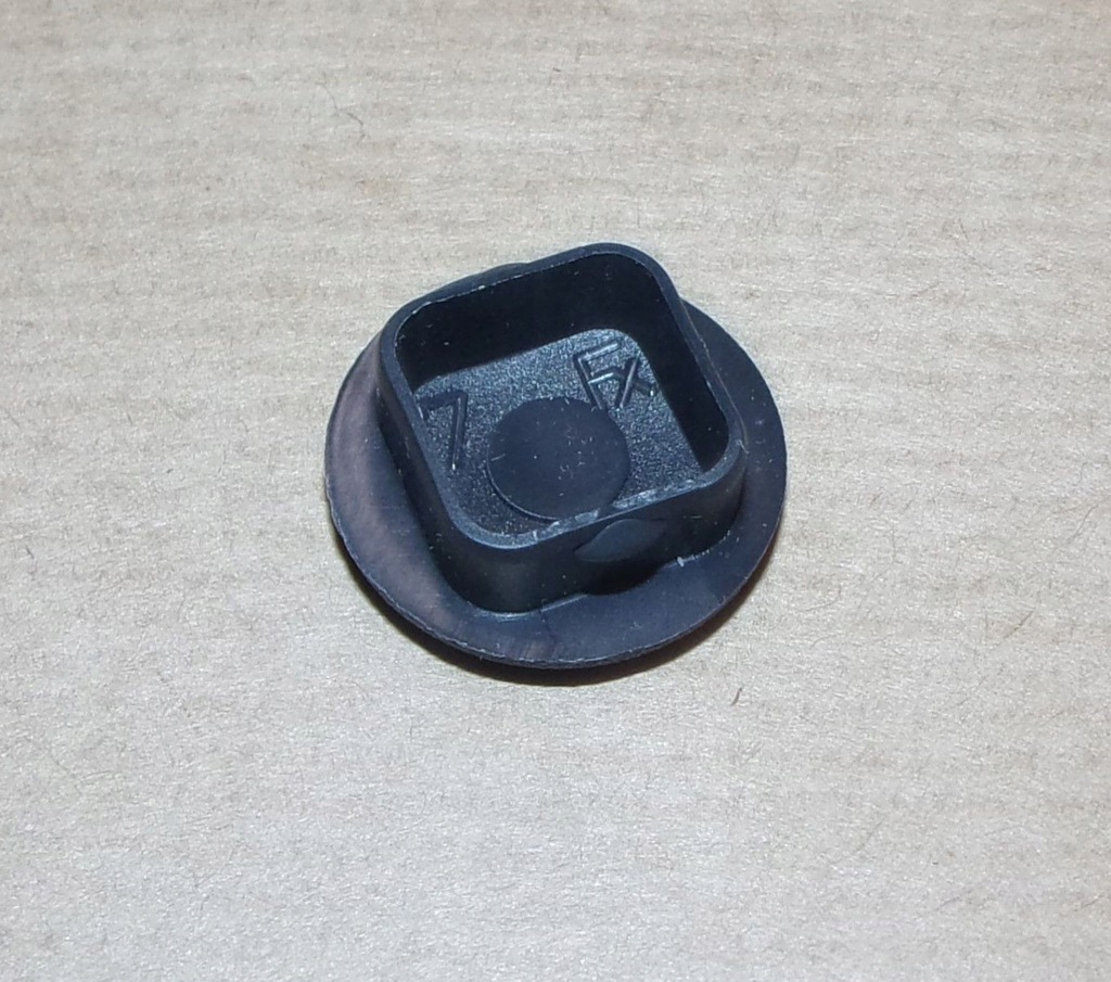 фото №2, Заглушка обивка r clio iii 8200397697