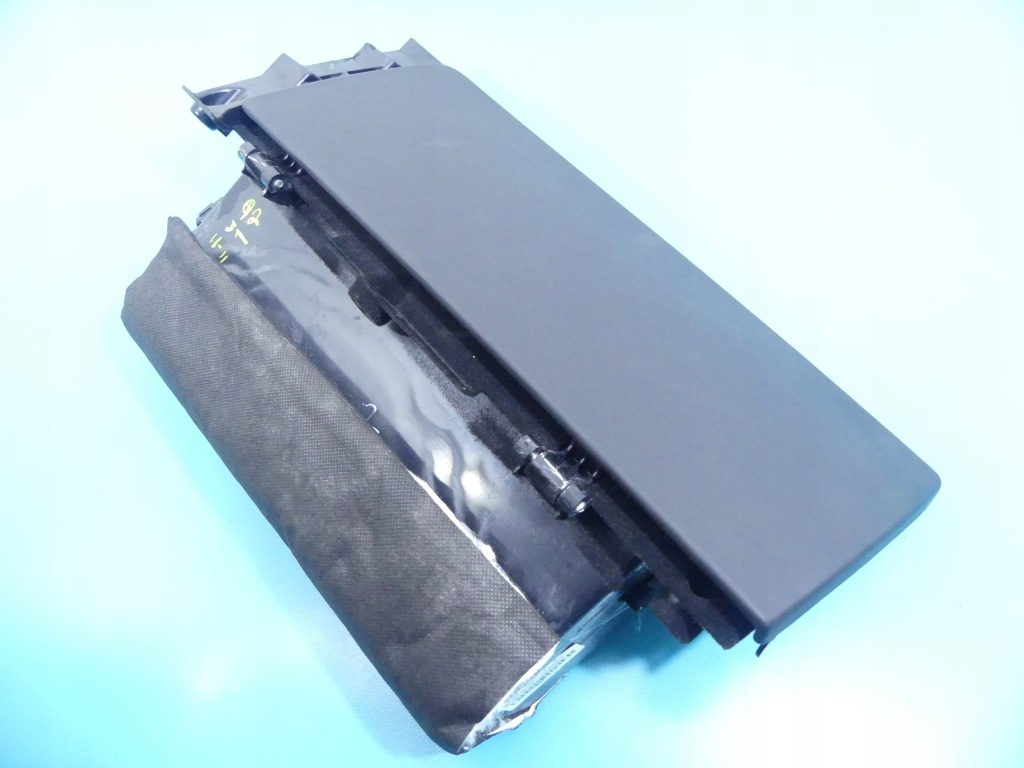 фото №3, Бардачок пасажира tesla model s 12-16 europa