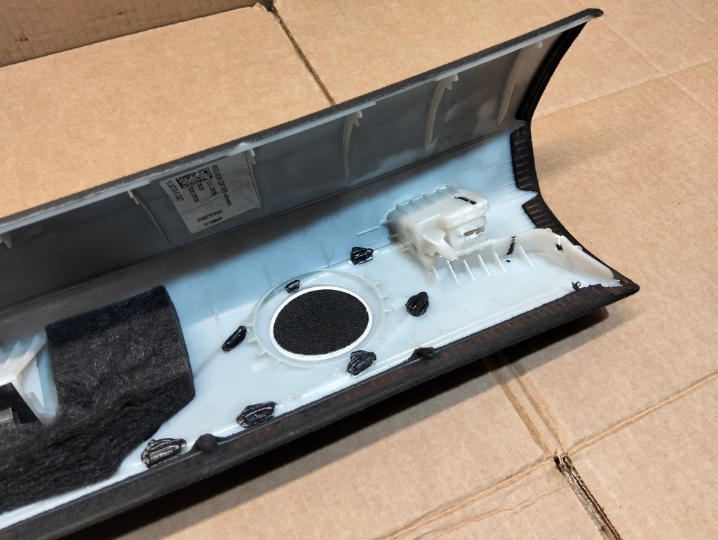 фото №6, Обшивка стойка защита правый перед porsche taycan 9j1 9j1867234g 2020 rok