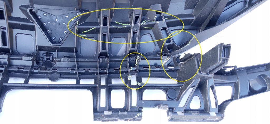Seat cupra born 21- решітка радіатора частина верхній бампера перед каркас 10e807217h в Україні