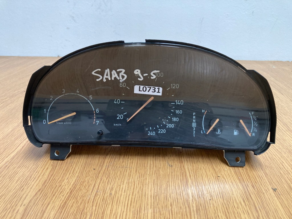 Купити Saab 9-5 лічильник прилади 69795-850t