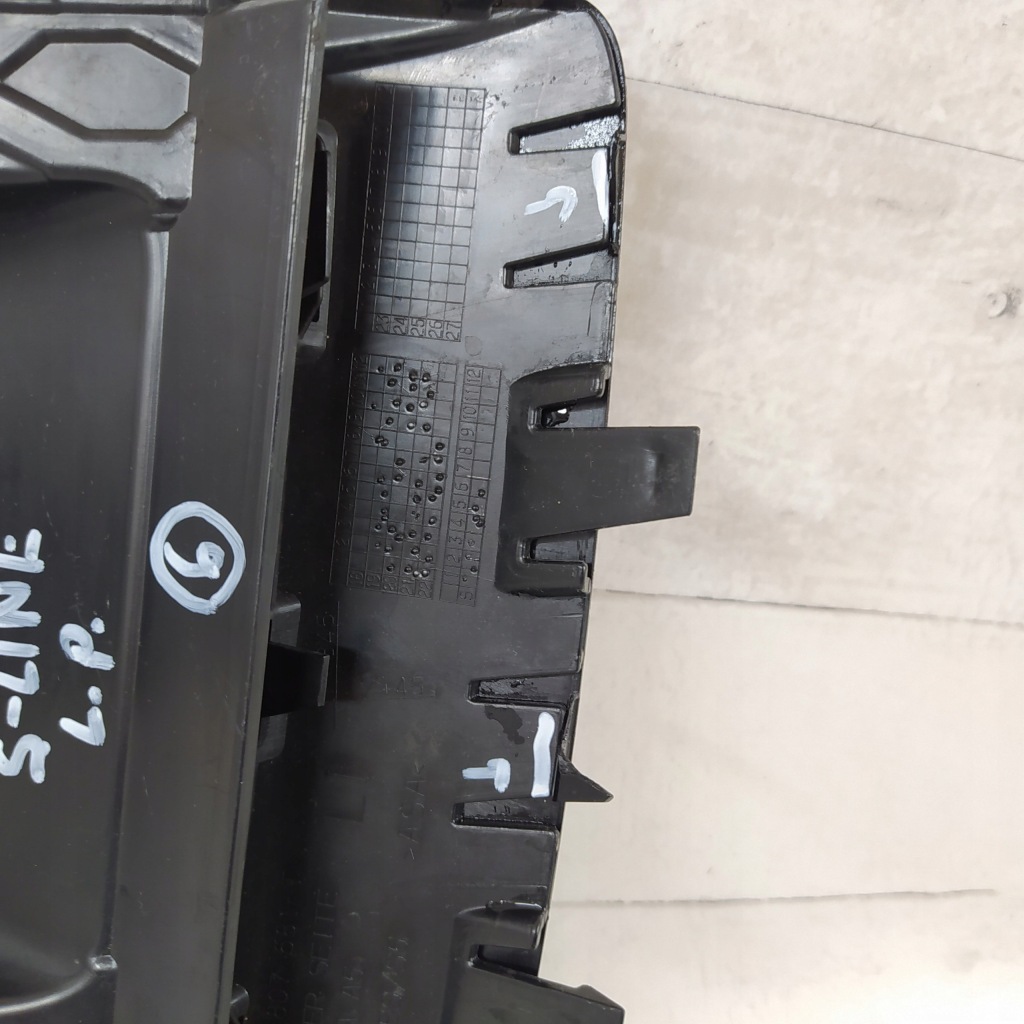 Audi a5 рестайлінг  8w6 s-line решітка бампера заглушка ліва перед 8w6807681t Київ