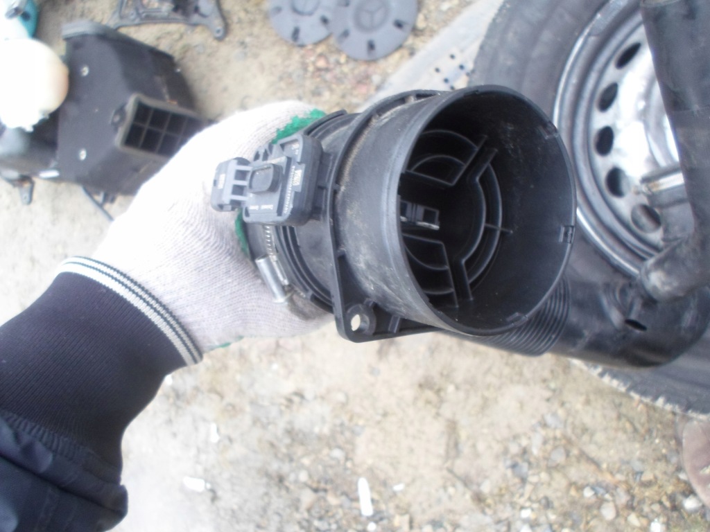 Mercedes w204 расходомер a6510900048 w212 идеальное состояние Цена