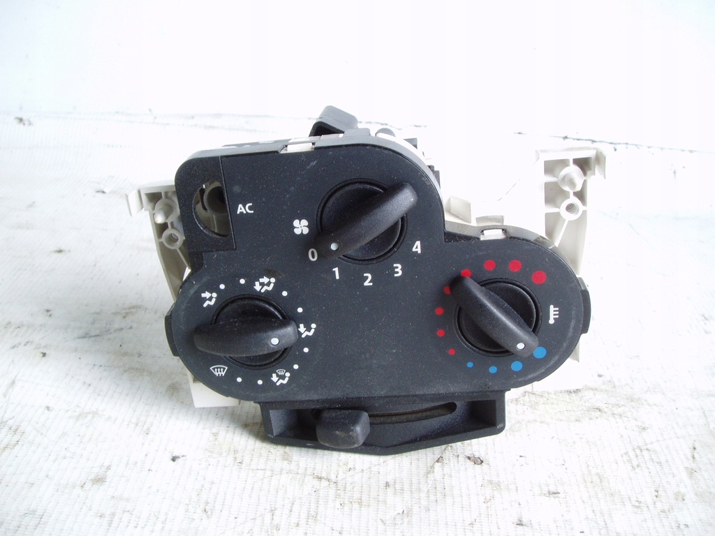 фото №1, Панель обдув dacia logan 1