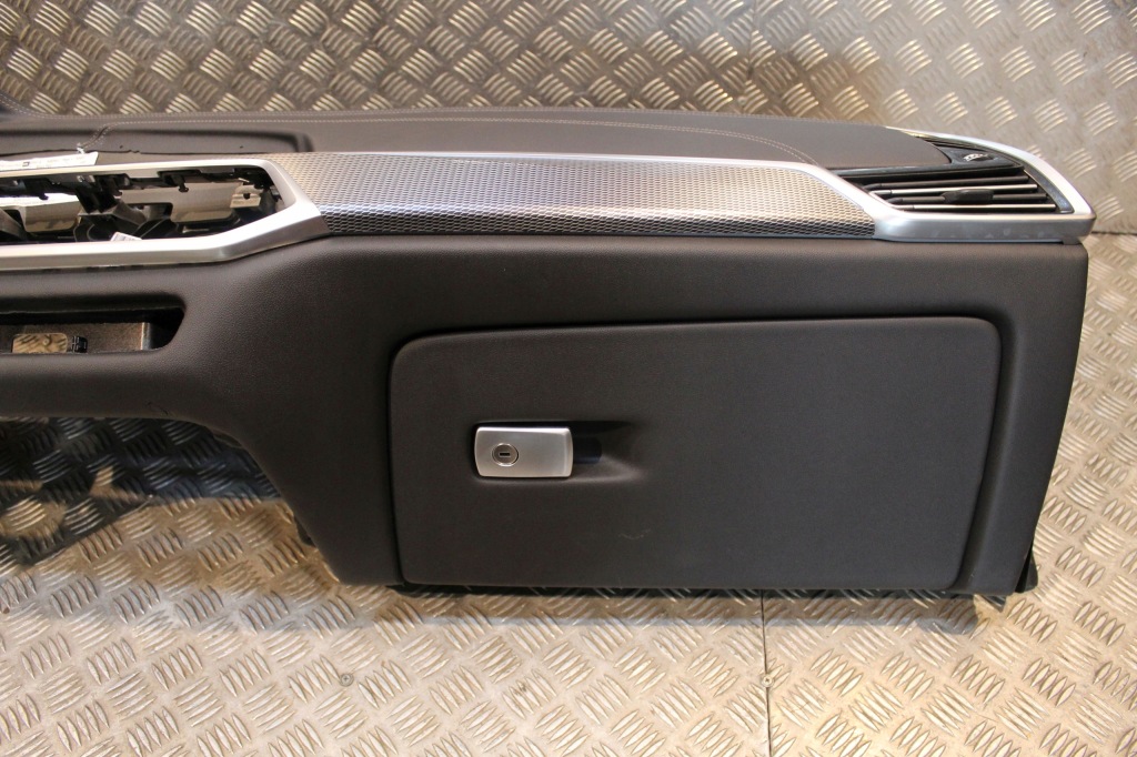 фото №8, Bmw x5 g05 x6 g06 x7 g07 f95 приборная панель приборная панель  кожа sensatec