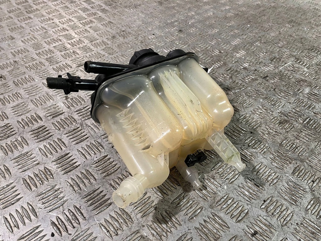 фото №8, Land rover evoque ii 2019 бак расширительный охлаждающая жидкость