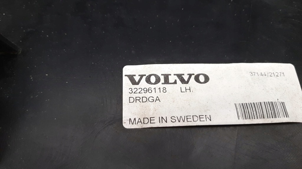 Volvo v60 ii cross country 19- порог левый молдинг порог левая 31463769 Цена