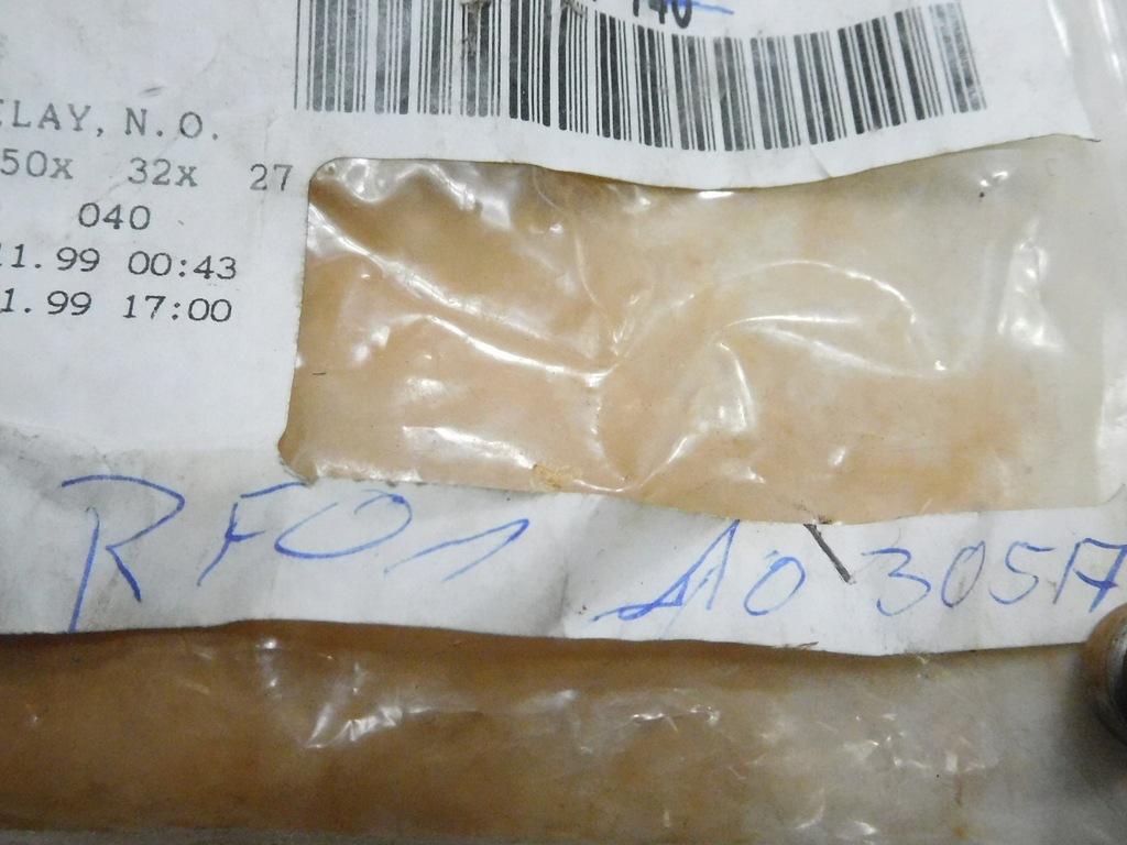 фото №7, Клапан, крышка масляный mazda оригинальный номер rf01 10 305a