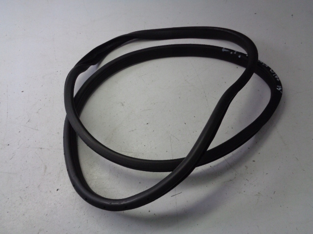 Купить Прокладка дверь левый задний  mercedes a-klasa w176 1.5 дизель 2013 rok