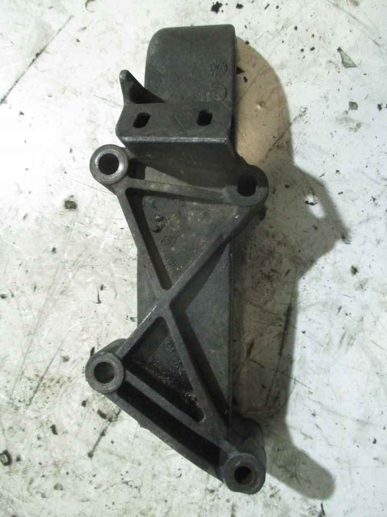 фото №1, Кронштейн кронштейн master movano 2.5 8200549480 pń