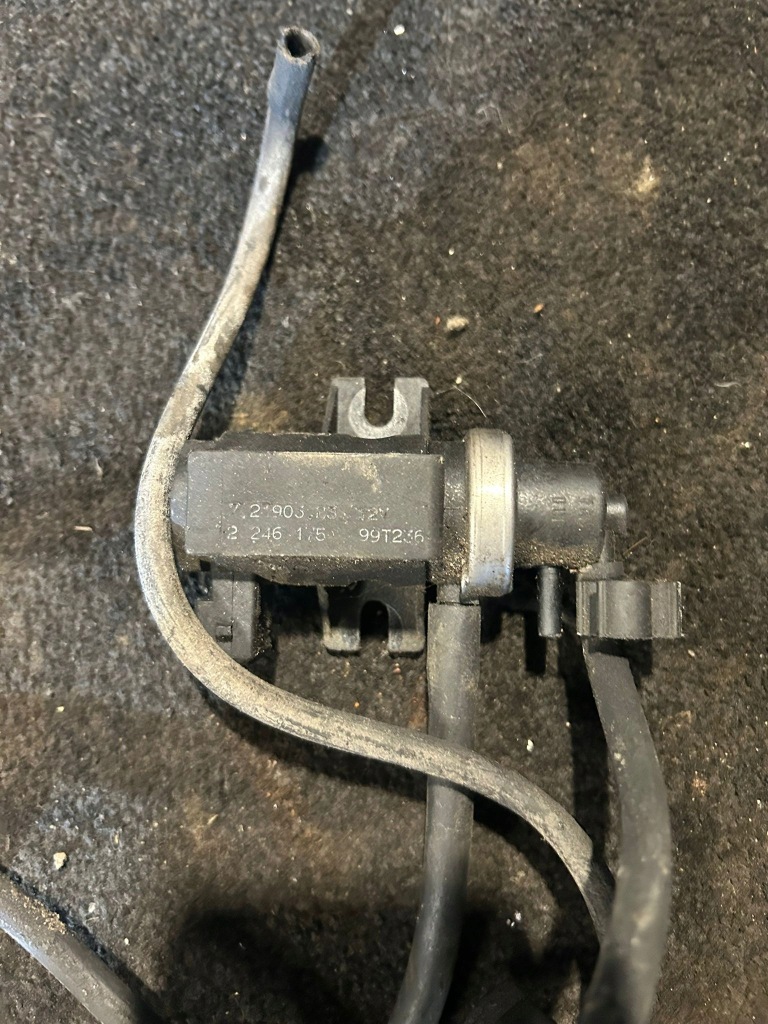 Купити 2246175 клапан вакууму range rover p38