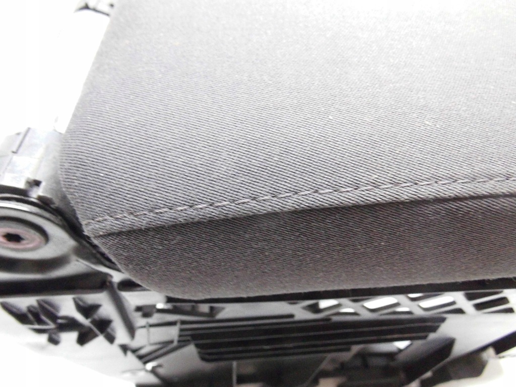 фото №10, Подлокотник регулируемый 1k5864251b vw golf v jetta 1k5 оригинал